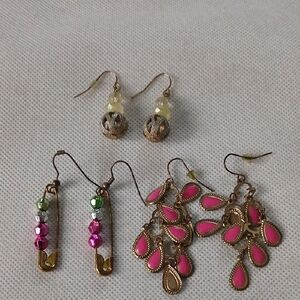 Elegant Pink and Gold Dangle Earrings Set